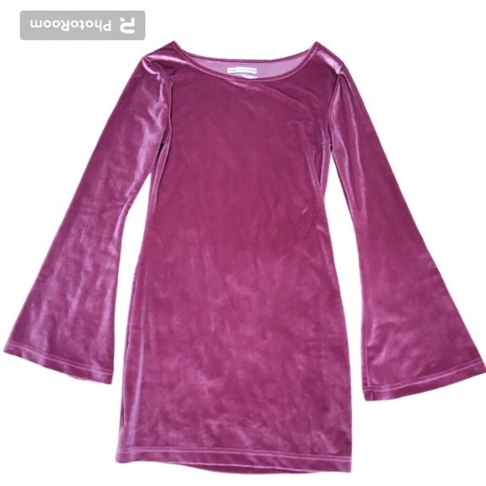 URBAN OUTFITTERS PINK BELLSLEEVE VELOUR SLEEP DRESS - M
